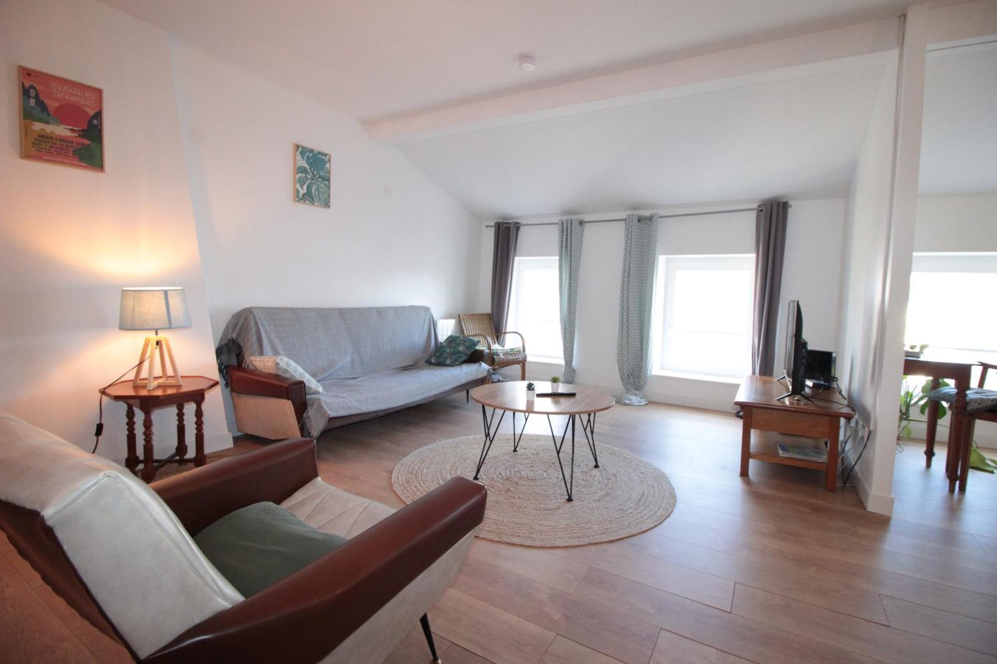 Logement Neuf "Meuse" - Hyper Centre - Parking Proche - Proche Gare - 4 Chambres - Terrasse Couverte - Wifi ! Gere Par Prestazen'Services 默兹河畔凡尔登 外观 照片