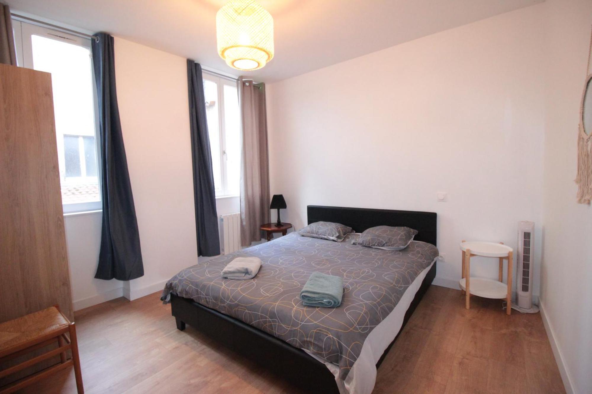 Logement Neuf "Meuse" - Hyper Centre - Parking Proche - Proche Gare - 4 Chambres - Terrasse Couverte - Wifi ! Gere Par Prestazen'Services 默兹河畔凡尔登 外观 照片
